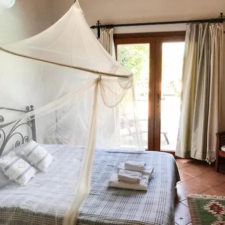 Samik Sleeps 4 Pool Air Con Wifi
